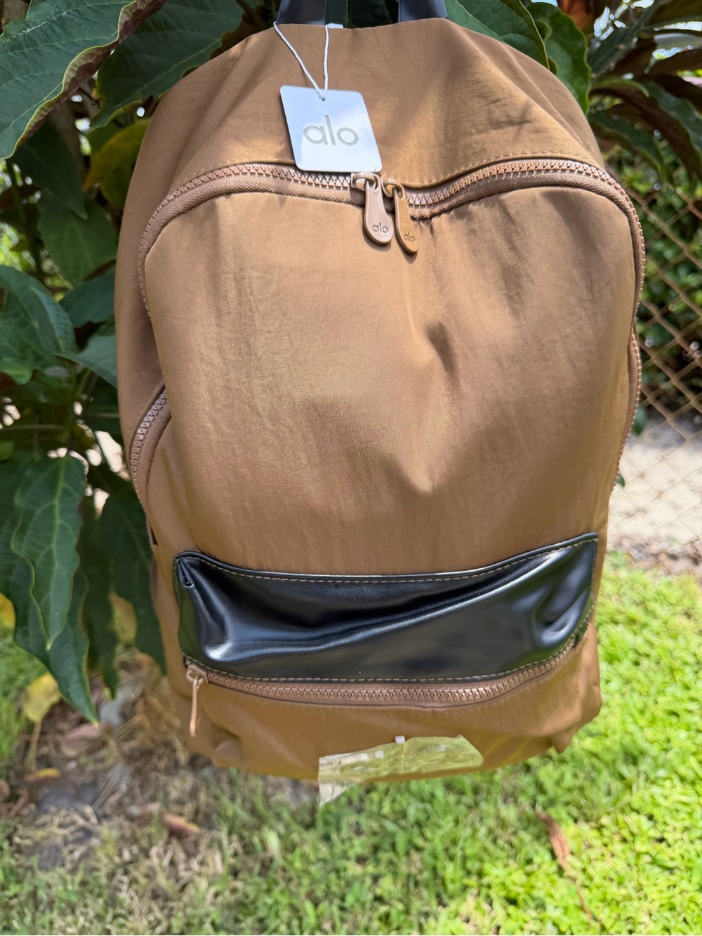 ALO Yoga Brown Backpack with Black Front Pocket - Picture 5 of 12